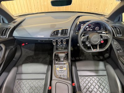 AUDI R8 - 4