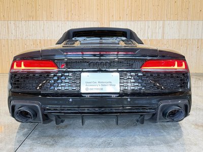 AUDI R8 - 8