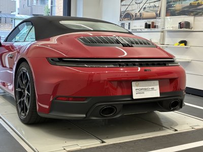 PORSCHE 911 - 4