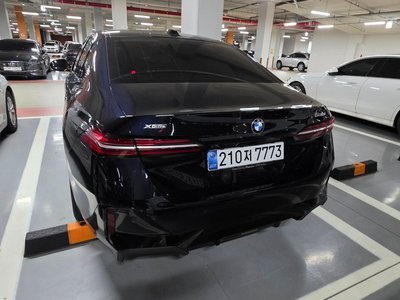2025 BMW 5 SERIES 照片 2