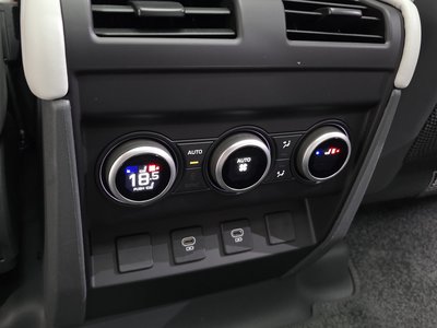 2025 LAND Rover DEFENDER — миниатюра 18