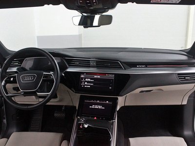 AUDI E-TRON - 8