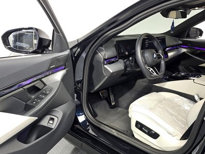 2025 BMW 5 SERIES — миниатюра 13