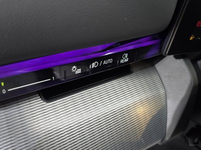 2025 BMW 5 SERIES — миниатюра 32