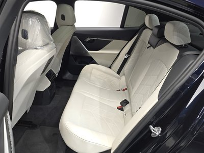 2025 BMW 5 SERIES — миниатюра 17