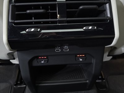 2025 BMW 5 SERIES — миниатюра 31