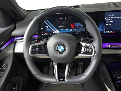 2025 BMW 5 SERIES — миниатюра 19