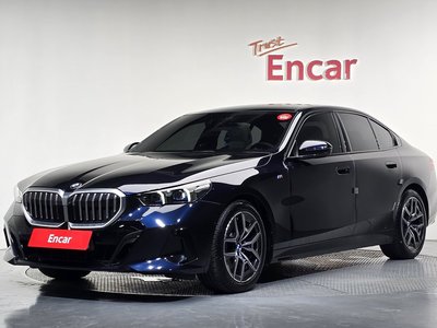 2025 BMW 5 SERIES — фото 1
