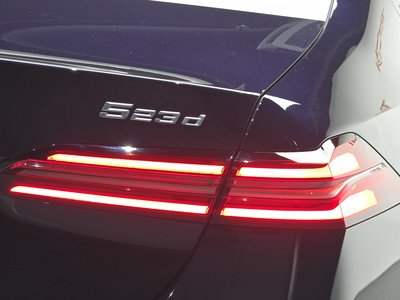 2025 BMW 5 SERIES — фото 10