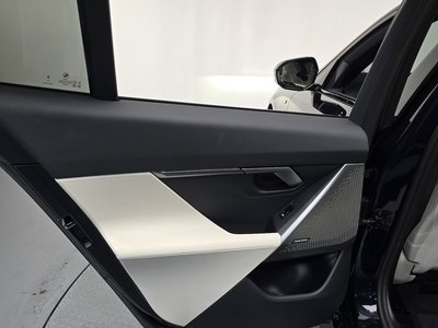 2025 BMW 5 SERIES — миниатюра 15