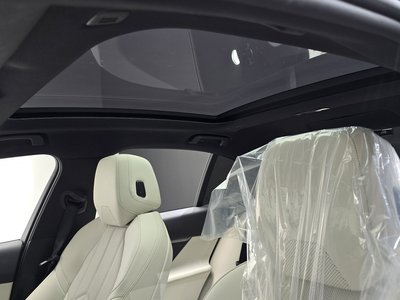 2025 BMW 5 SERIES — миниатюра 21