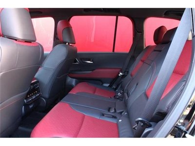 TOYOTA LAND CRUISER 300 - 6