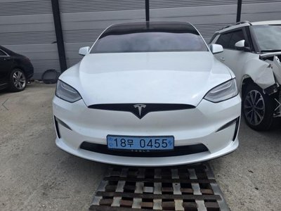 TESLA MODEL X - 1