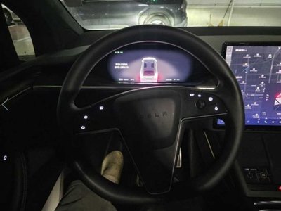 TESLA MODEL X - 10