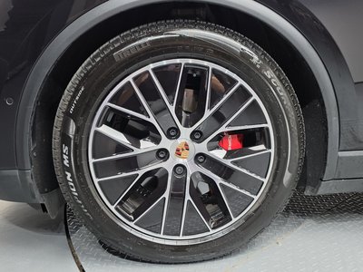 صورة 8 لـ 2025 Porsche MACAN