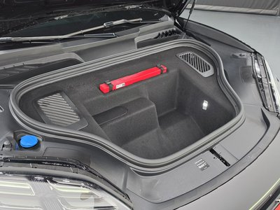 صورة 7 لـ 2025 Porsche MACAN