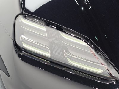 صورة 9 لـ 2025 Porsche MACAN