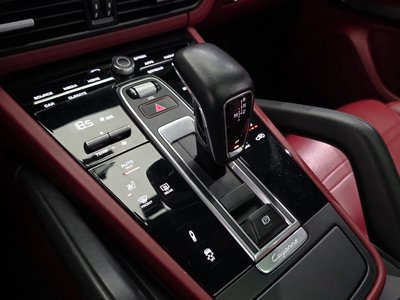 PORSCHE CAYENNE - 9