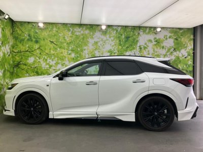 صورة 2 لـ 2023 Lexus RX