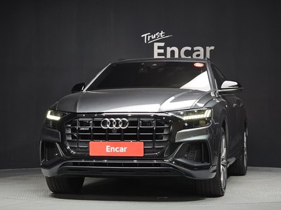 AUDI Q8 - 2