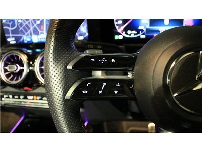صورة 9 لـ 2023 Mercedes-BENZ GLB