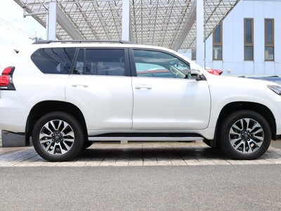 TOYOTA LAND CRUISER PRADO - 10