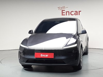 TESLA MODEL Y - 3