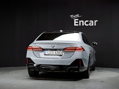 صورة 3 لـ 2025 BMW 5 SERIES