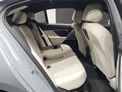 صورة مصغرة 17 لـ 2025 BMW 5 SERIES