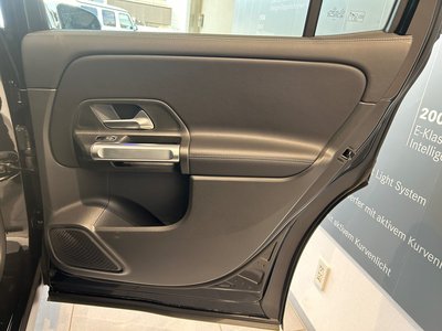2025 Mercedes-BENZ GLB — миниатюра 47
