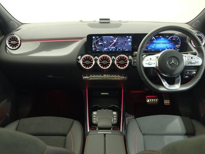 MERCEDES-BENZ GLA - 7