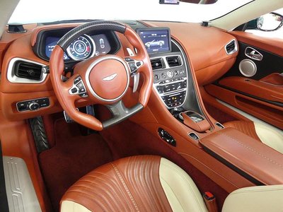 ASTON MARTIN DB11 - 6