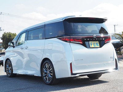 TOYOTA VELLFIRE - 6