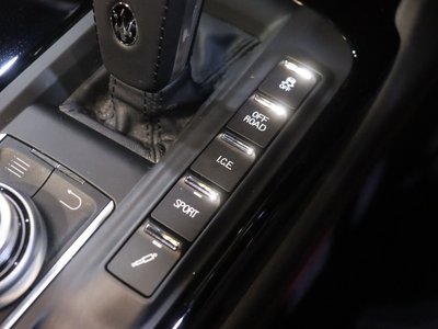 2021 Maserati LEVANTE thumbnail 19