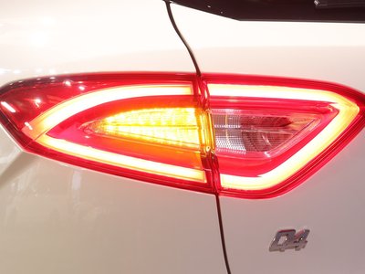 2021 Maserati LEVANTE thumbnail 28