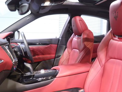 2021 Maserati LEVANTE thumbnail 32