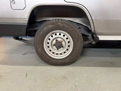 TOYOTA LAND CRUISER 70 - 9