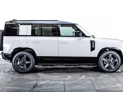صورة 8 لـ 2026 LAND Rover DEFENDER