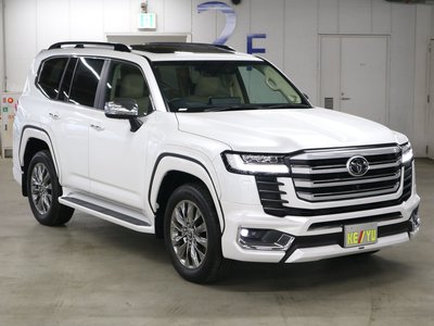 TOYOTA LAND CRUISER 300 - 8