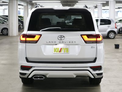 TOYOTA LAND CRUISER 300 - 10