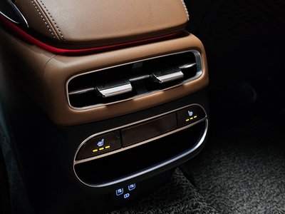 2023 Genesis GV70 thumbnail 30