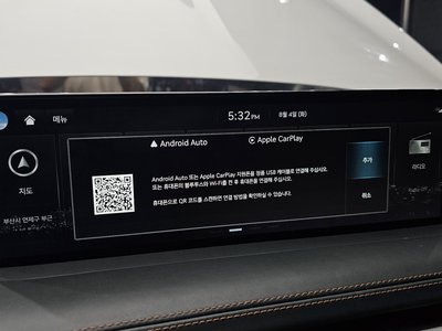 2023 Genesis GV70 thumbnail 23
