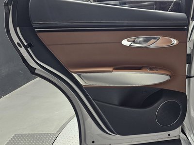 2023 Genesis GV70 thumbnail 15
