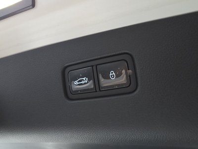 2023 Genesis GV70 thumbnail 34