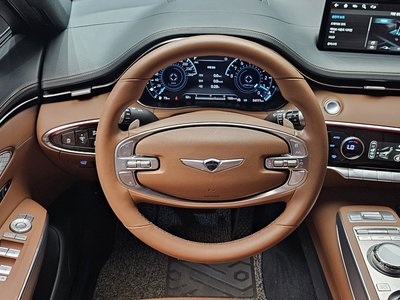 2023 Genesis GV70 thumbnail 19