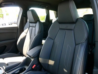 2025 AUDI Q4 E-TRON thumbnail 12