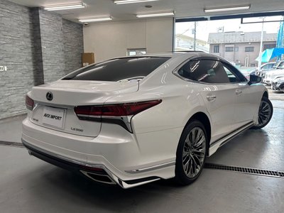 2018 Lexus LS photo 2