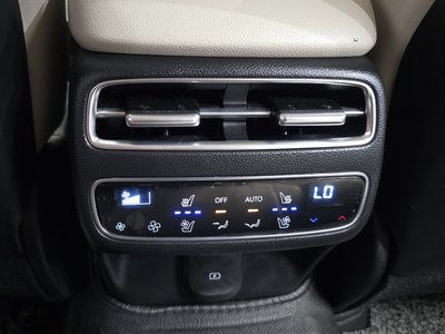 2024 Genesis GV70 — миниатюра 17