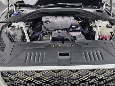 صورة 7 لـ 2024 Genesis GV70