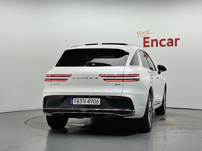 صورة 3 لـ 2024 Genesis GV70